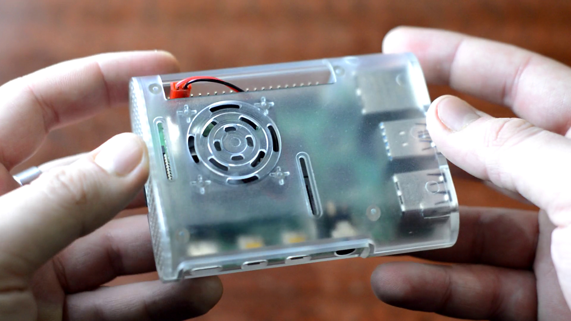 "Дешевенький корпус для Raspberry Pi"